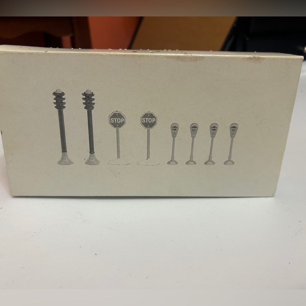 Department 56 Heritage Village Utilities set of 8
With Box - Picture 4 of 6